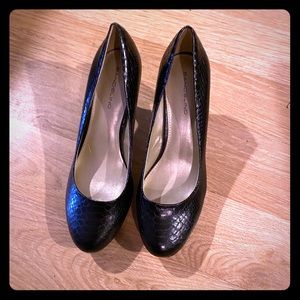 Like-New Bandolino Black Heels
